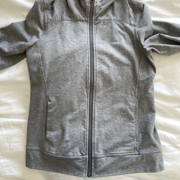 Lululemon Zip Up Jacket In size 6 Grey - Picture 2 of 2